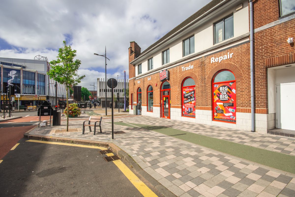 Retail/Shop in Wolverhampton - photo 2