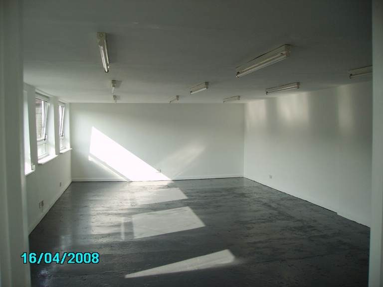Industrial Unit in LONDON - photo 4