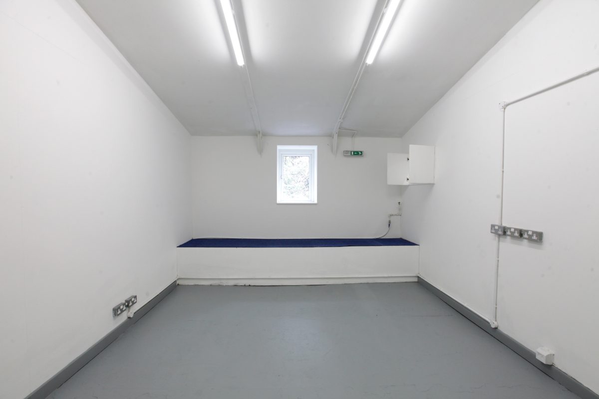 Industrial Unit in Petersfield - photo 3