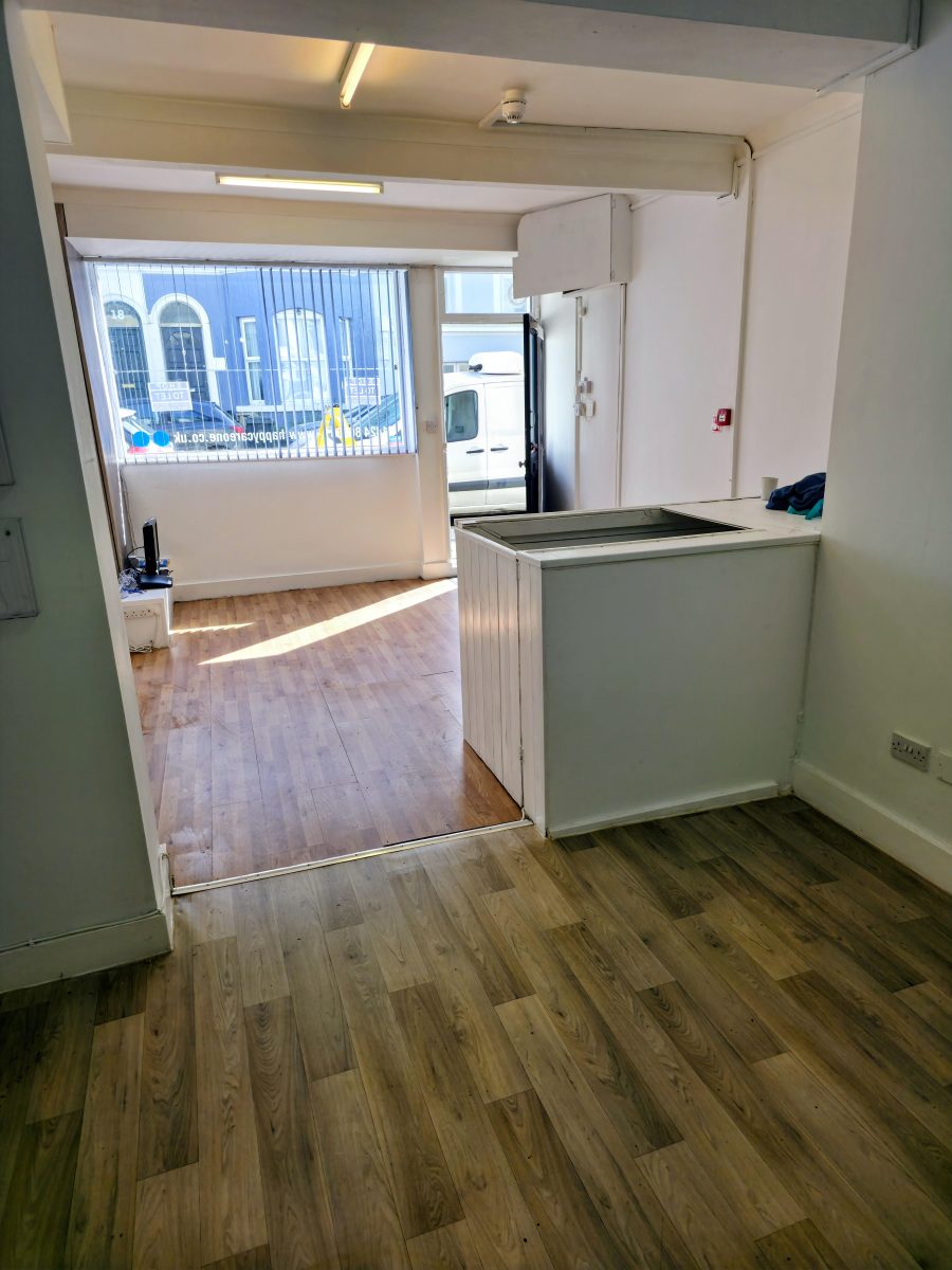 Retail/Shop in Hastings - photo 3