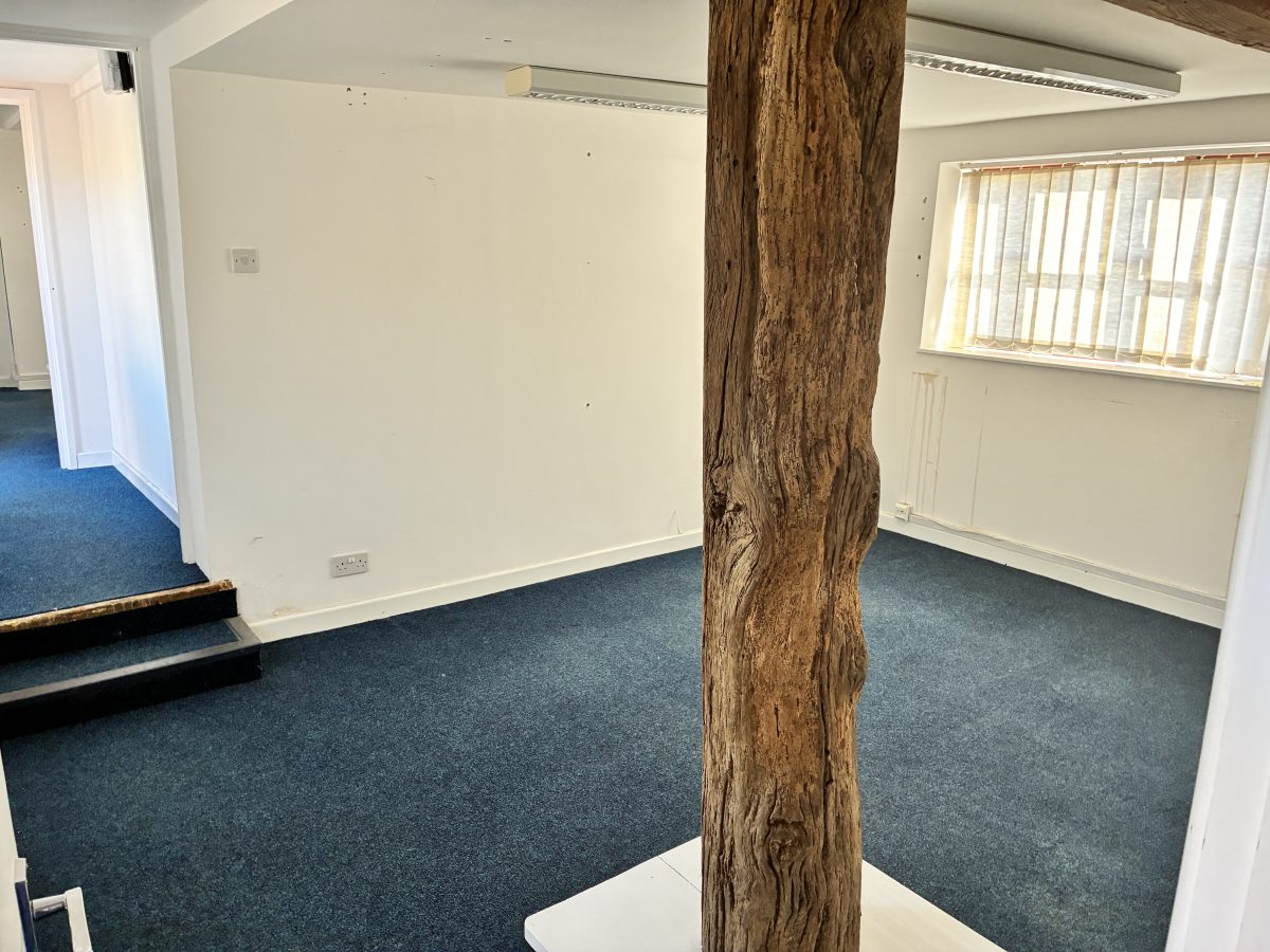 Office in WORCESTER - photo 3
