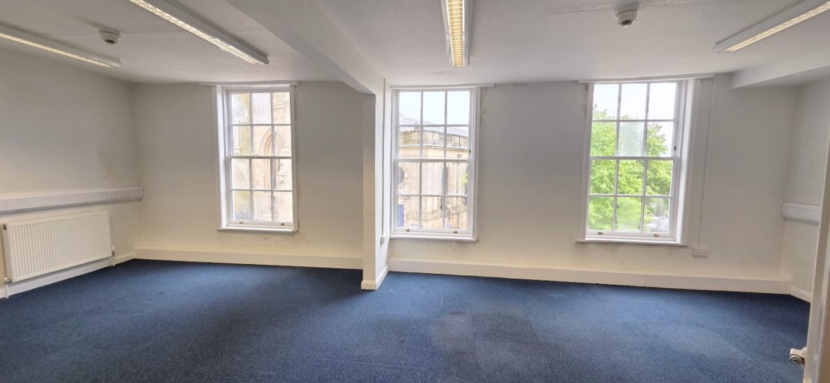 Office in Derby - photo 4