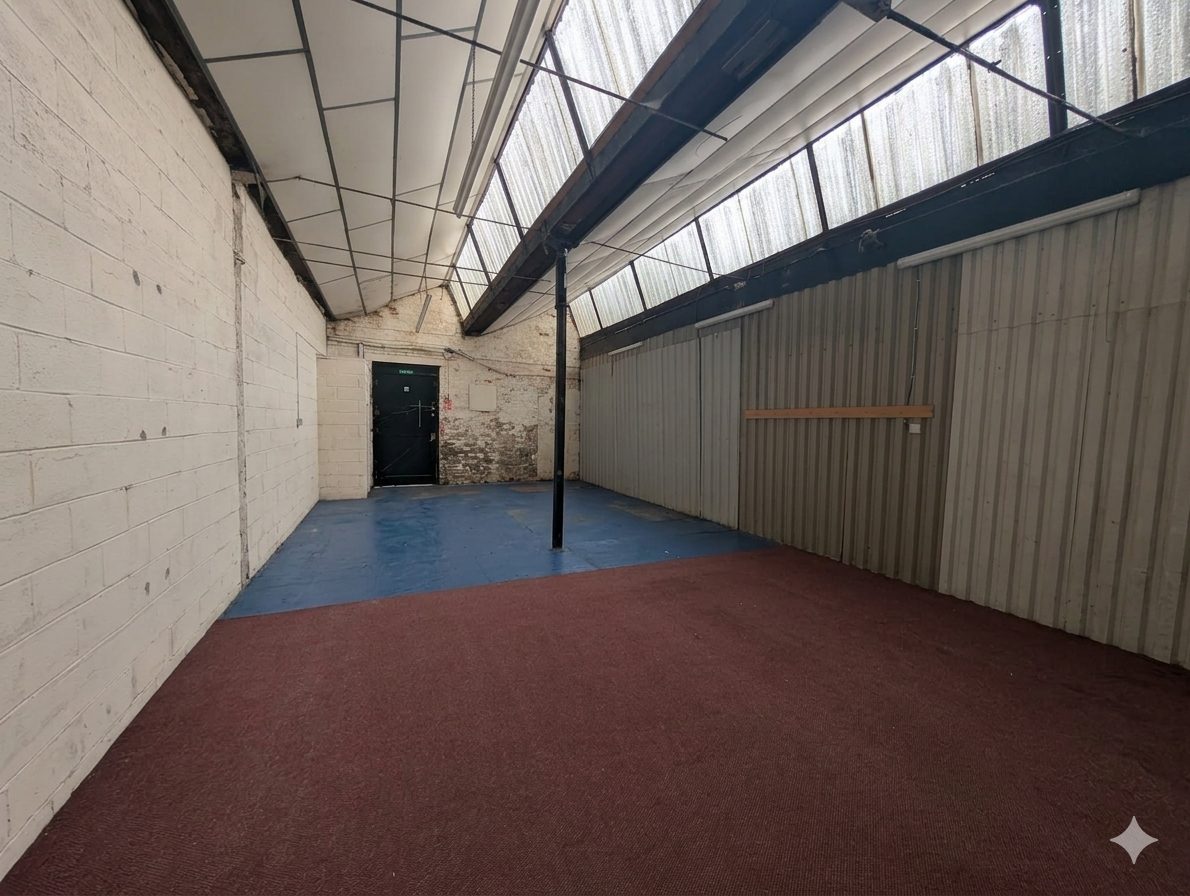 Industrial Unit in Middleton - photo 2