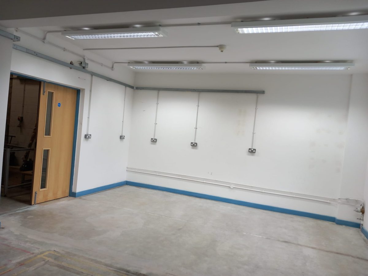Industrial Unit in Chesterfield, Derbyshire