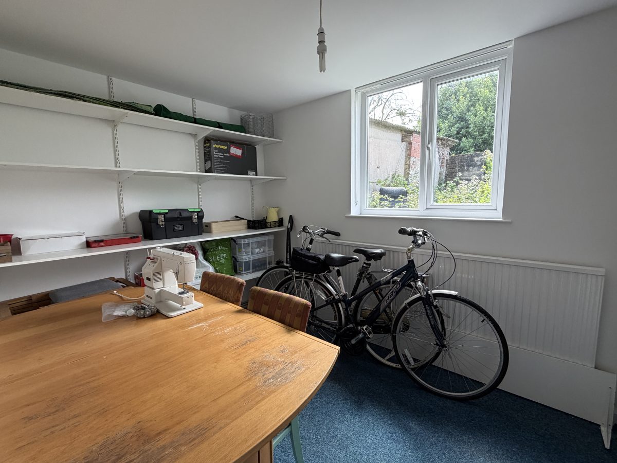 Retail/Shop in Bovey Tracey - photo 3