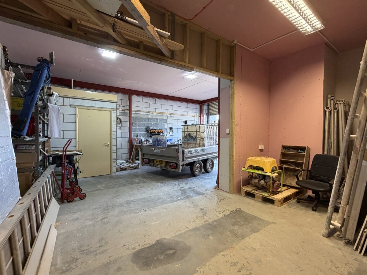 Industrial Unit in Dawlish