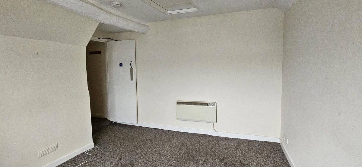 Office in Cannock - photo 2