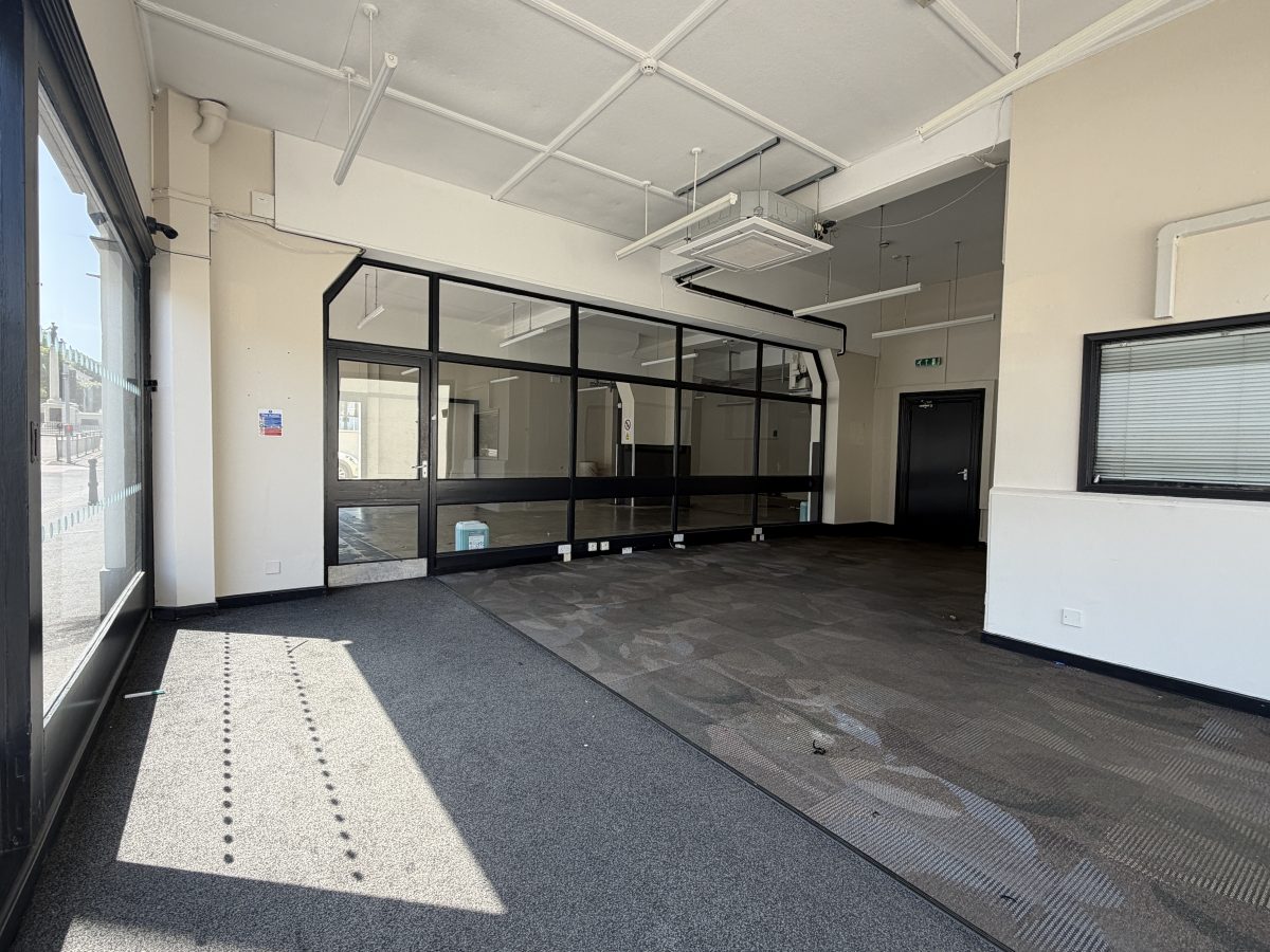 Retail/Shop in Newton Abbot - photo 2