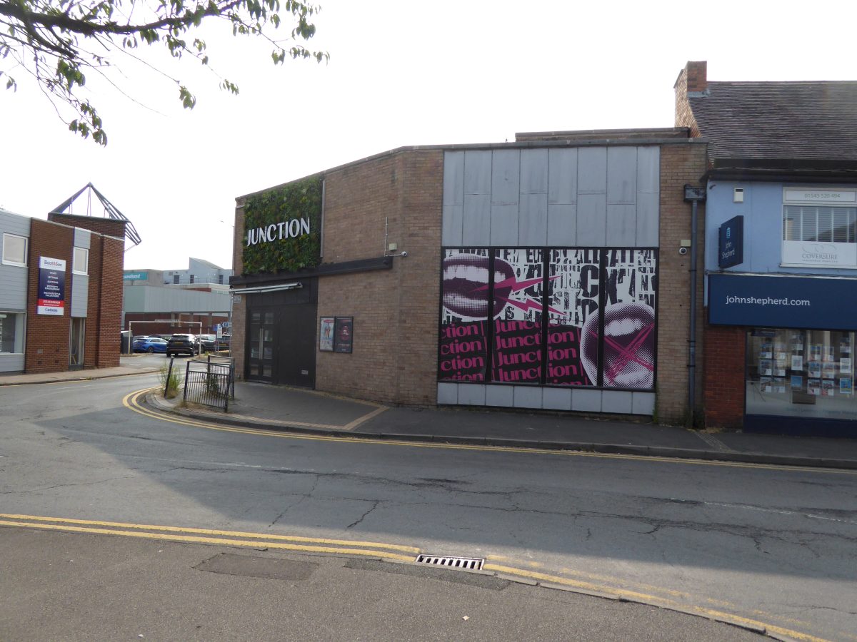 Office in Cannock - photo 2