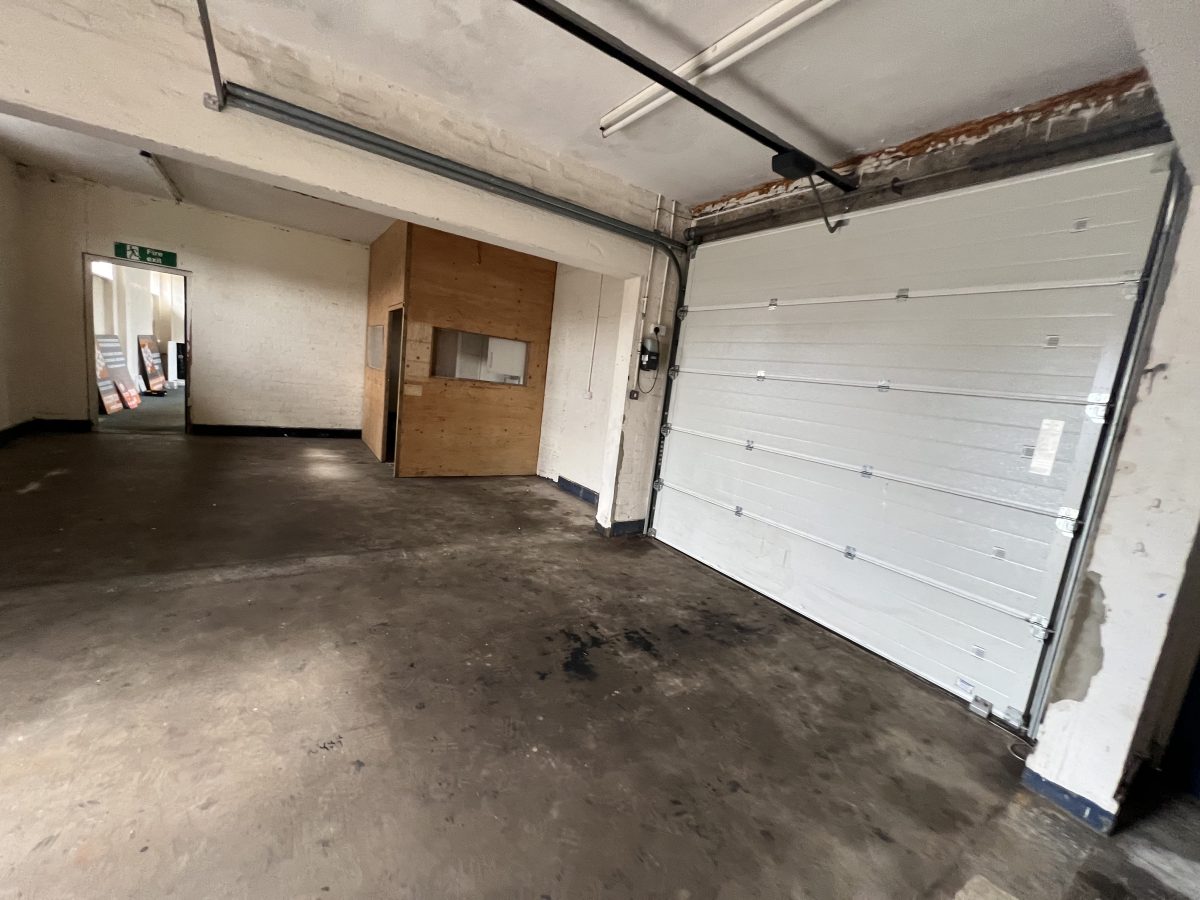 Industrial Unit in Manby - photo 4