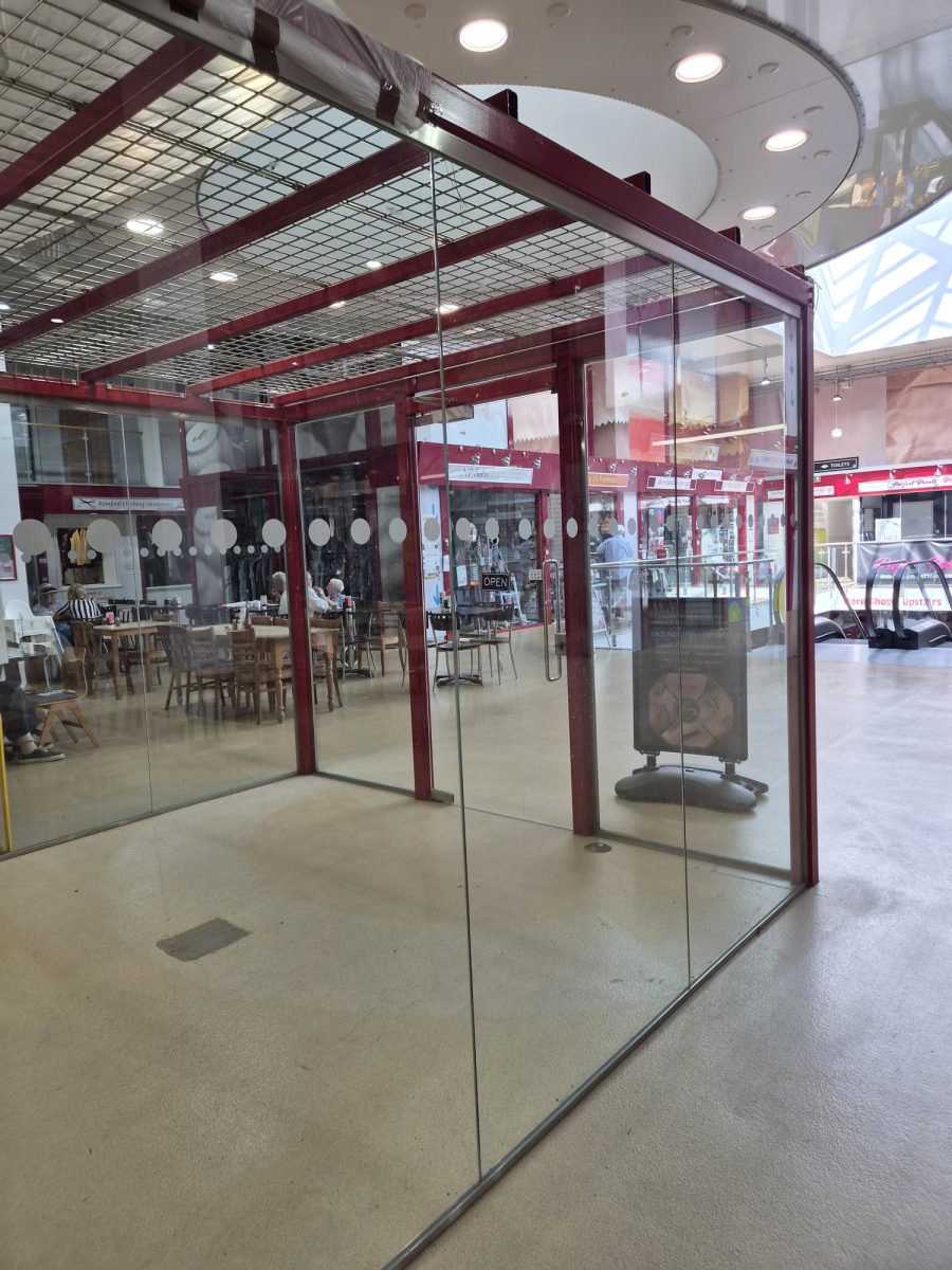 Retail/Shop in Romford - photo 2