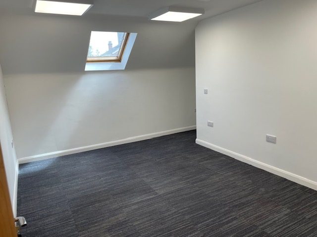 Commercial Property in Farnborough - photo 2