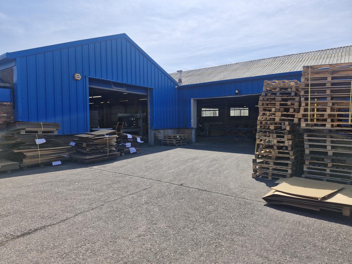Industrial Unit in Burntwood - photo 4