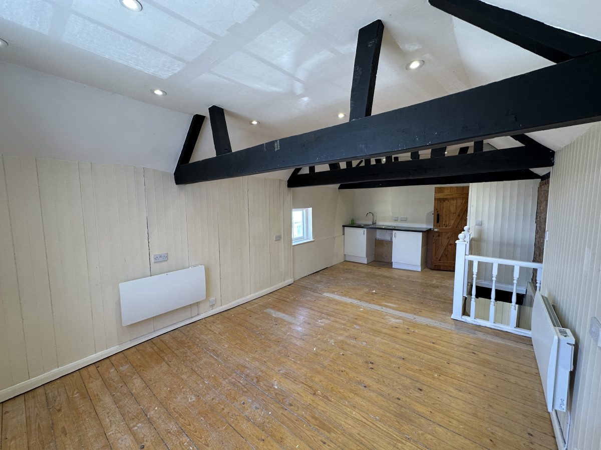 Commercial Property in Wantage - photo 3