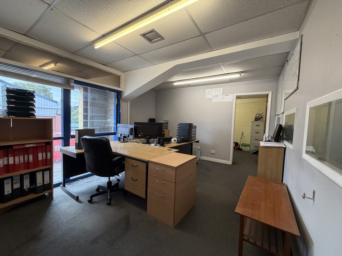 Industrial Unit in Newton Abbot - photo 2