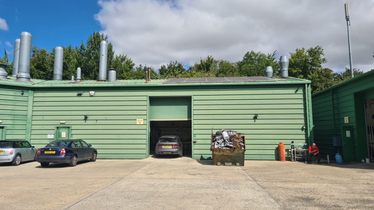 Industrial Unit in Wantage - photo 2
