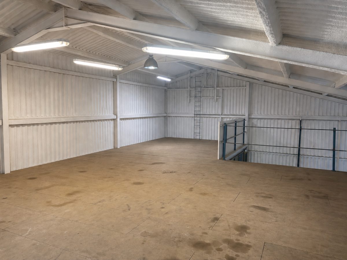 Industrial Unit in Northants - photo 3