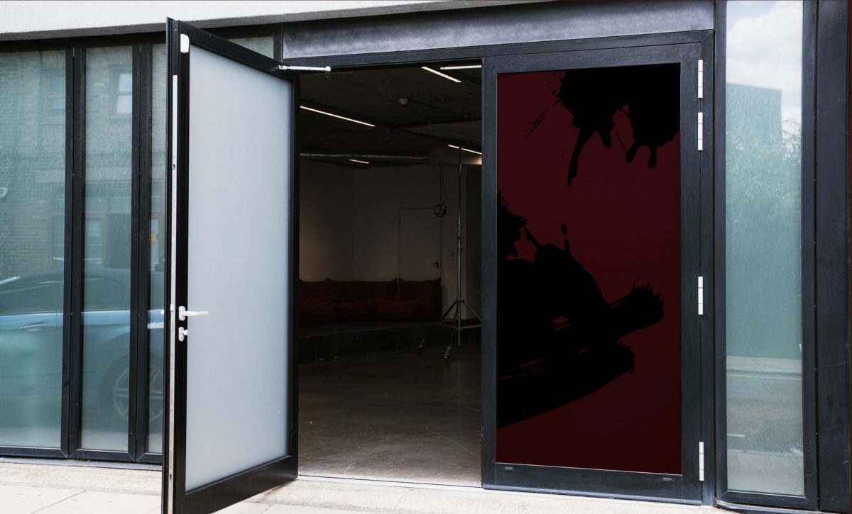 Commercial Property in London - photo 4