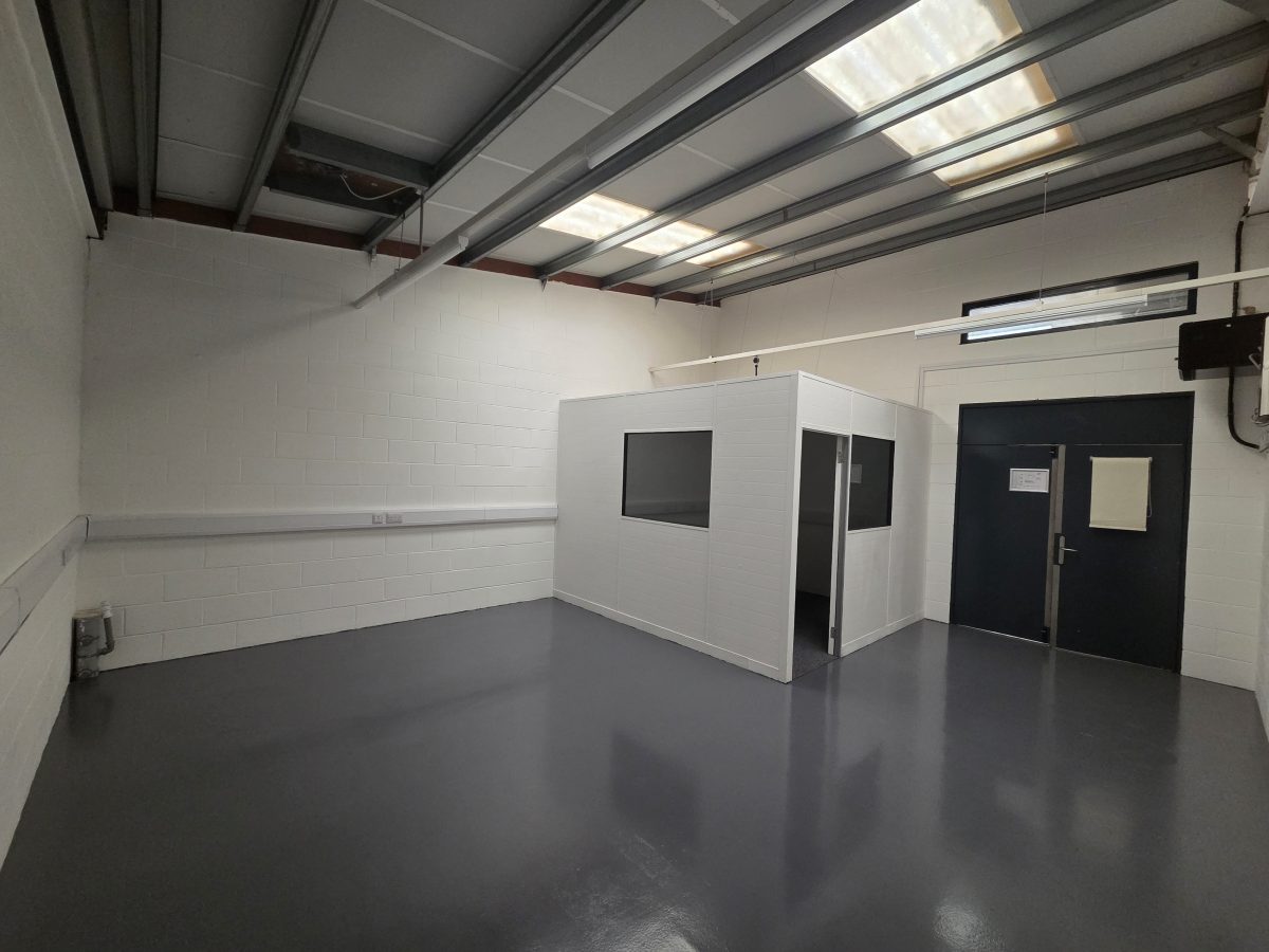 Office in Nuneaton - photo 4