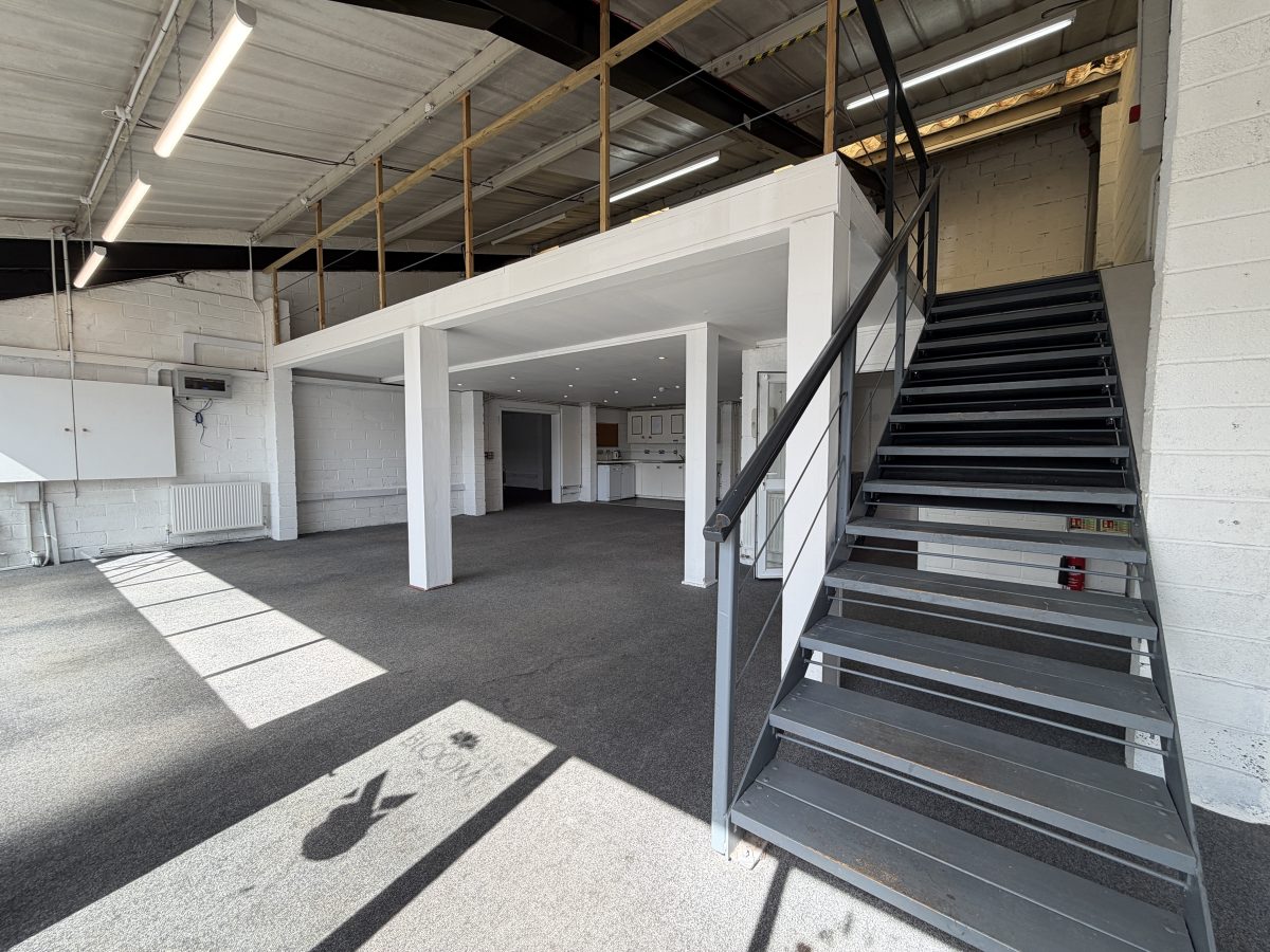 Industrial Unit in Totnes - photo 3
