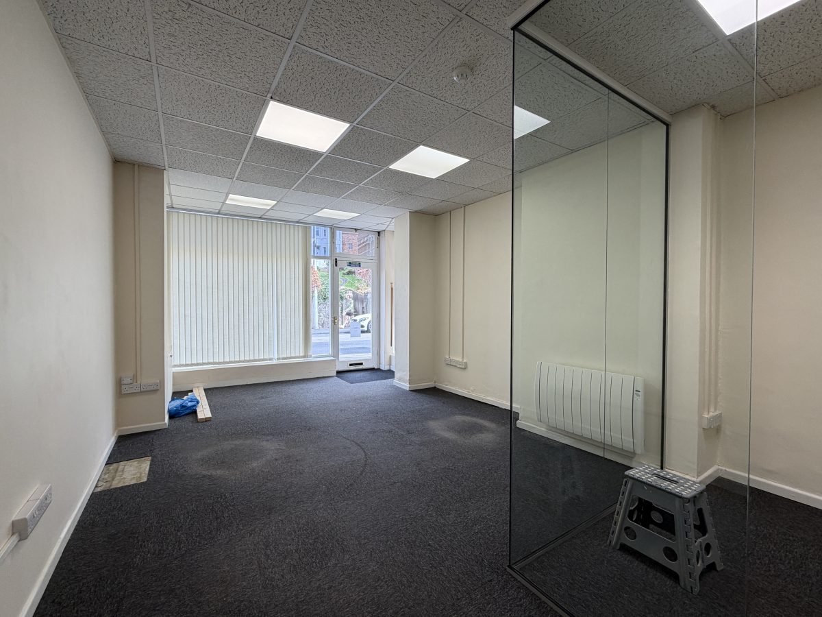 Retail/Shop in Exmouth - photo 3