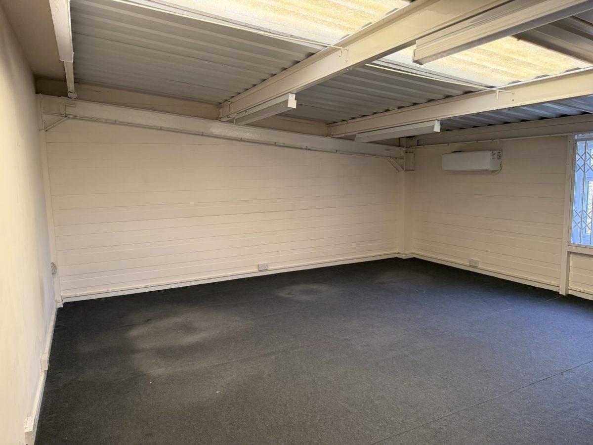 Office in Andover - photo 2