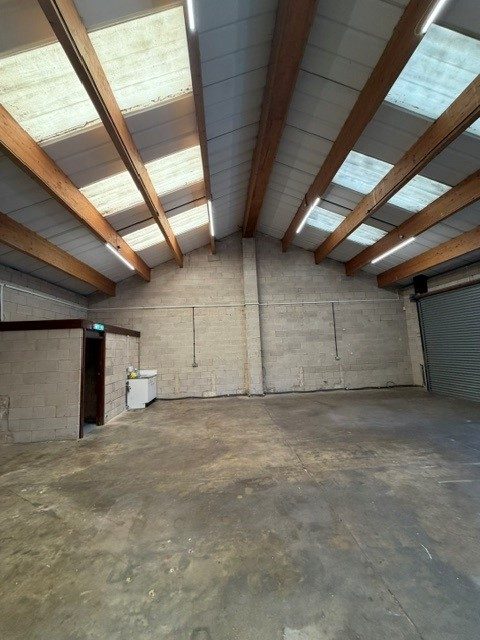 Industrial Unit in Newark - photo 2