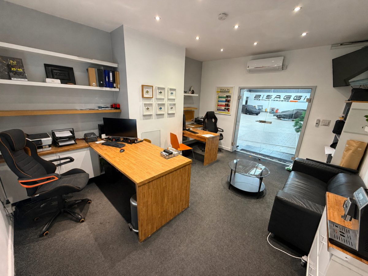 Commercial Property in Batley
