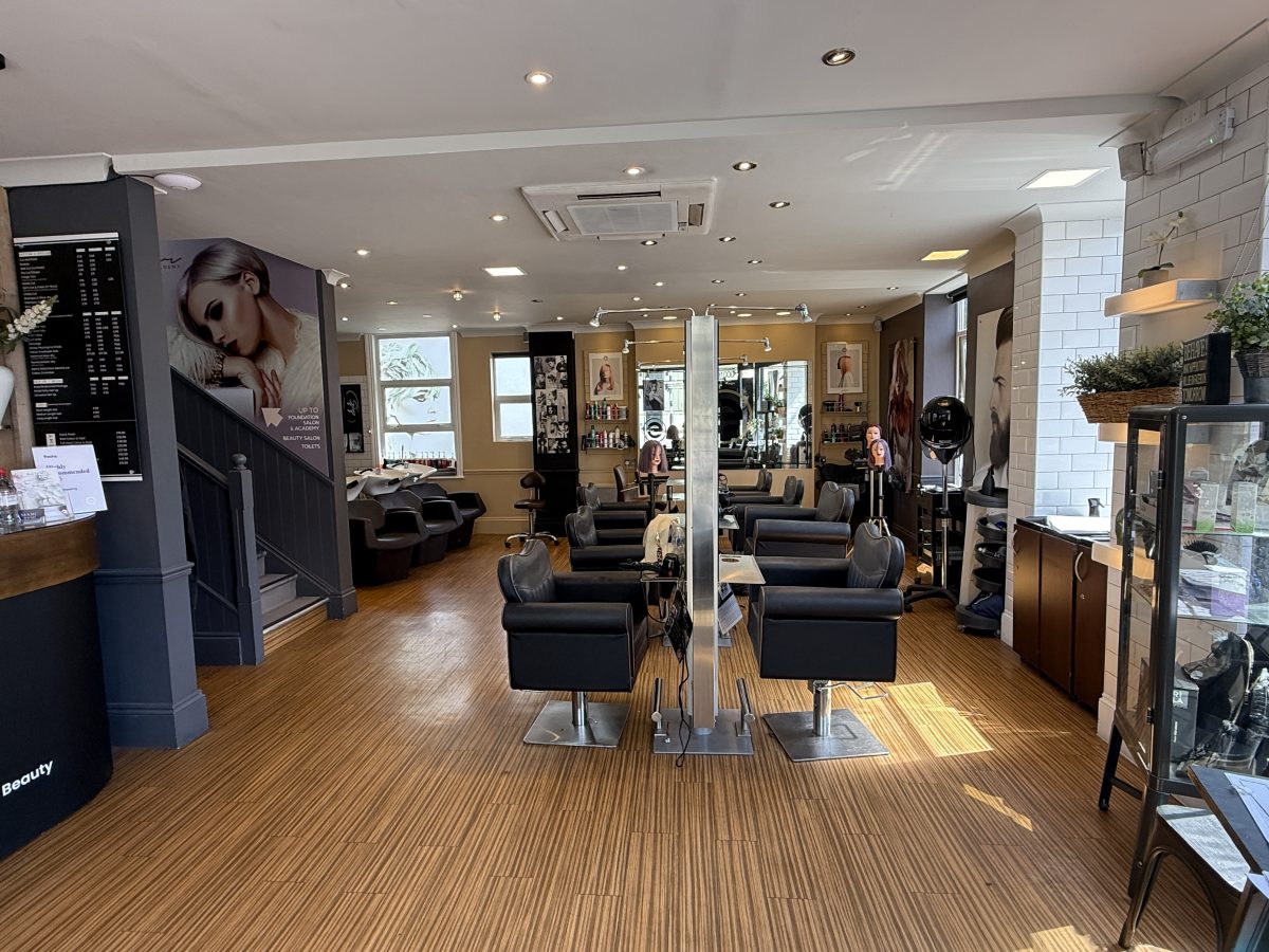 Retail/Shop in Torquay - photo 3