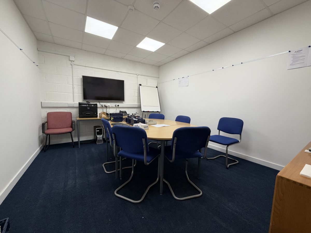 Industrial Unit in Totnes - photo 3