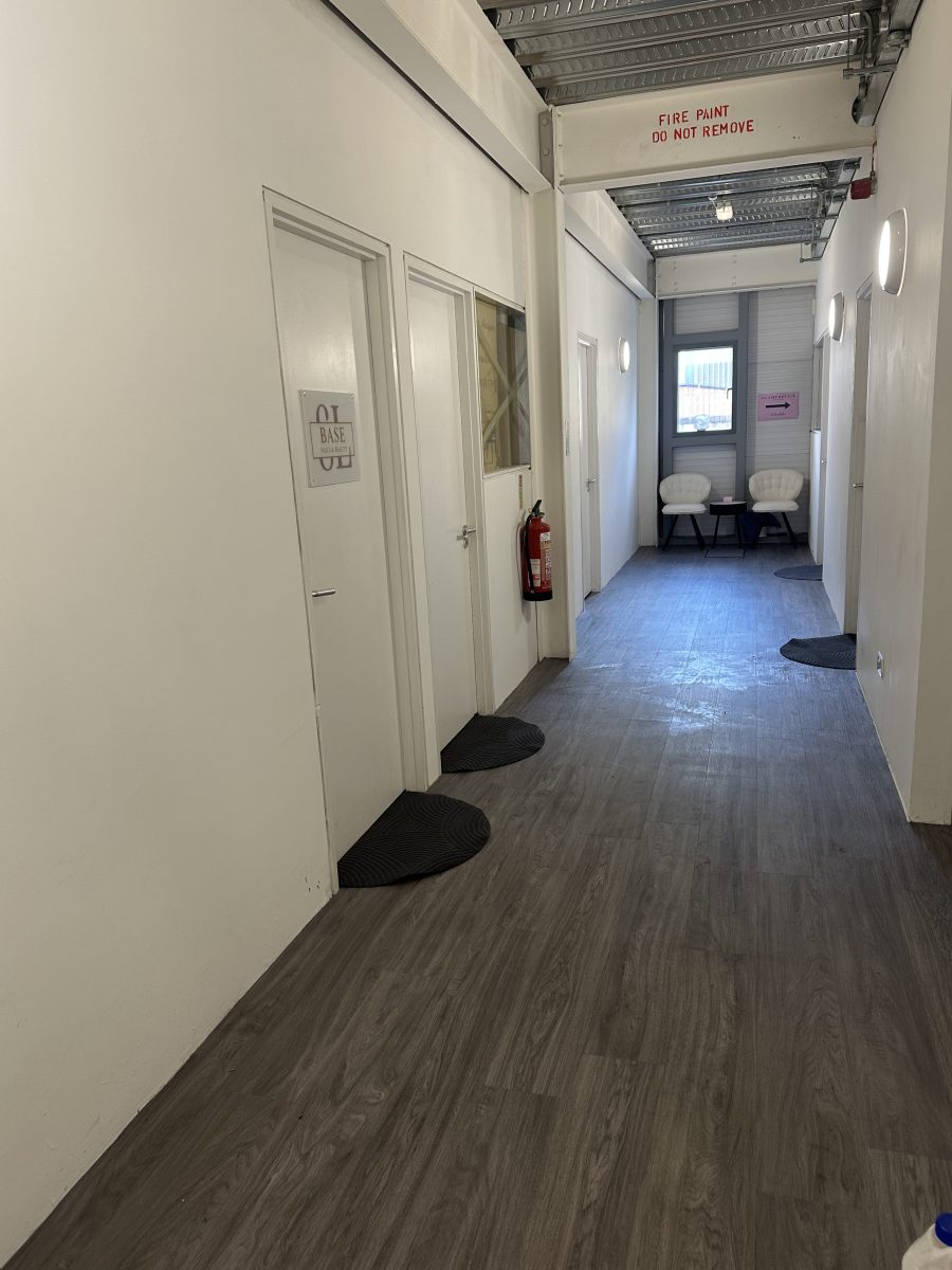 Commercial Property in Glasgow - photo 4