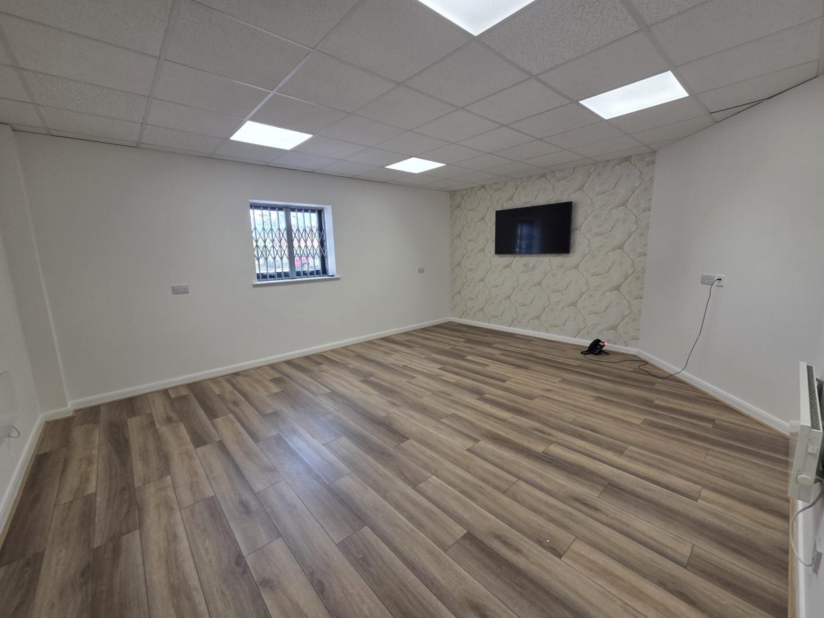 Office in Nuneaton - photo 3