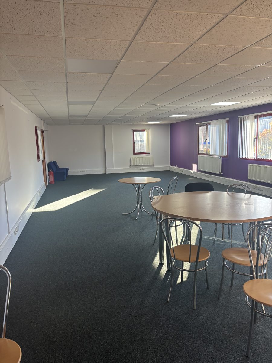 Office in Alloa - photo 3