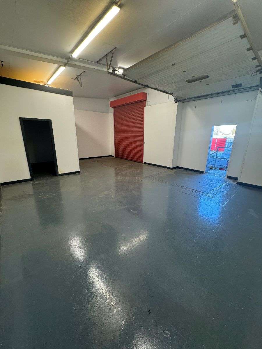Industrial Unit in Liverpool - photo 3