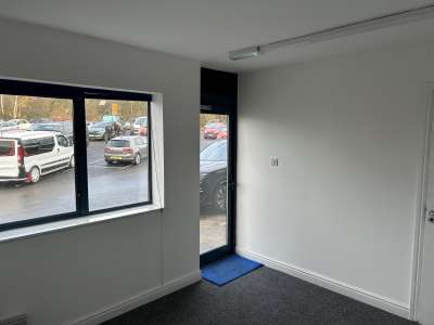 Industrial Unit in Kingswinford - photo 2