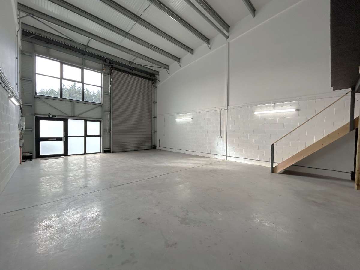 Industrial Unit in Plymouth - photo 3