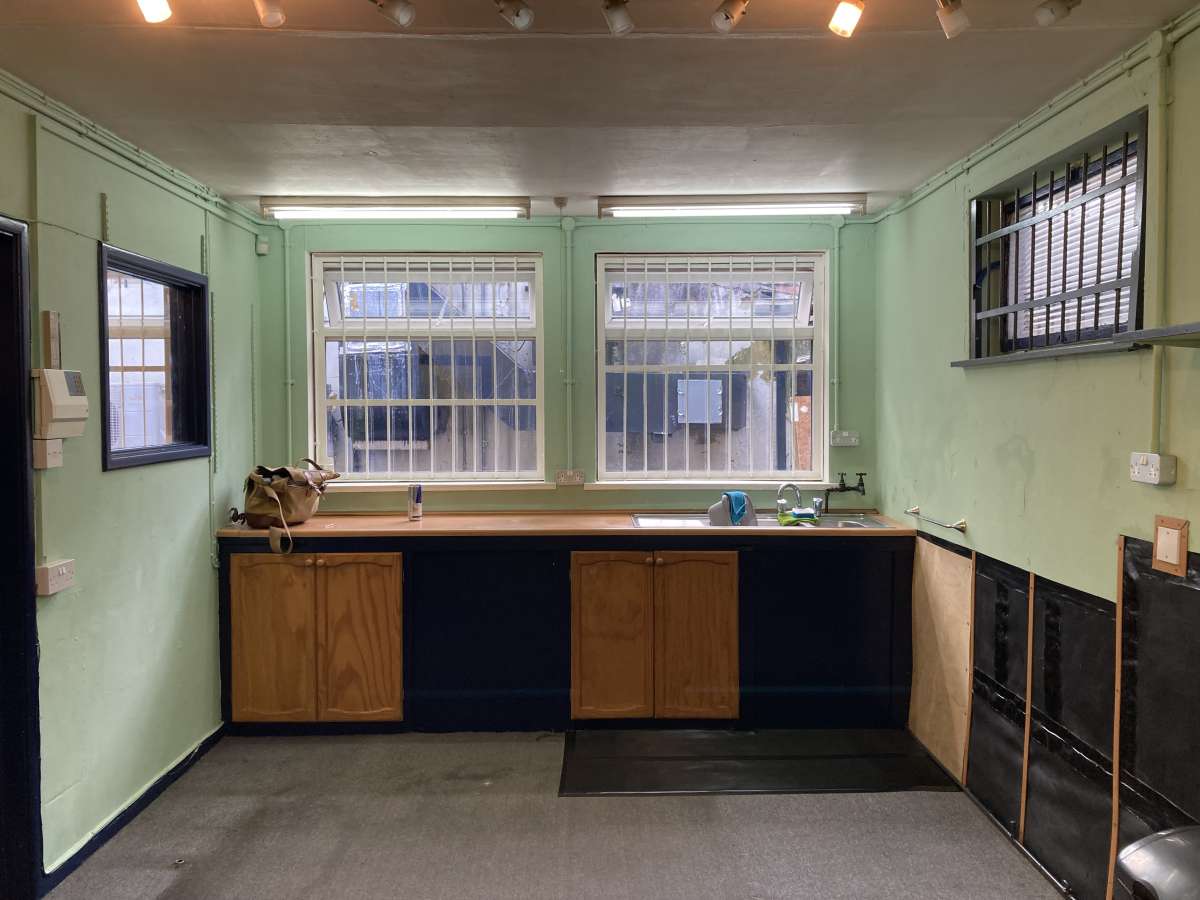 Industrial Unit in Sheffield - photo 2