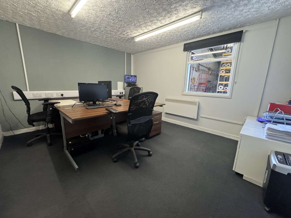 Industrial Unit in Ilkeston - photo 4