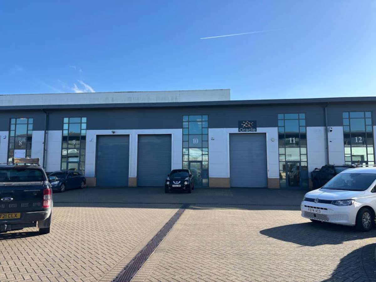 Industrial Unit in Basingstoke - photo 2