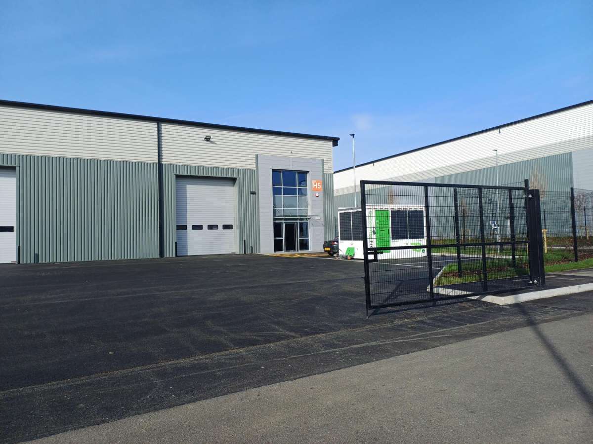 Industrial Unit in Market Harborough - photo 2
