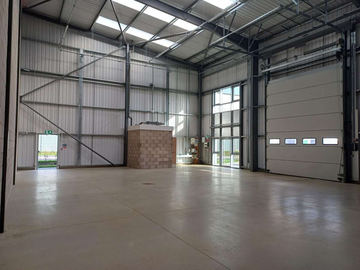 Industrial Unit in Market Harborough - photo 4
