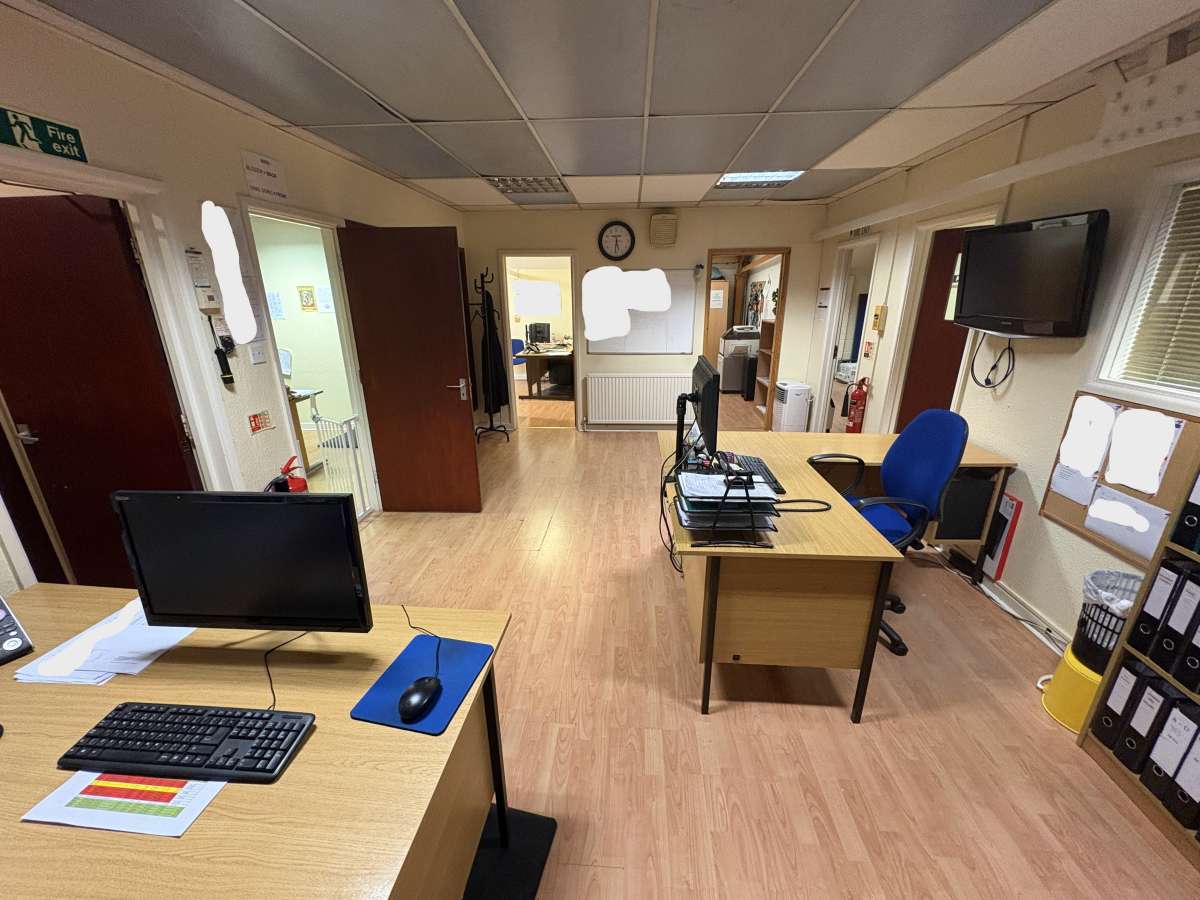 Industrial Unit in Southampton - photo 2