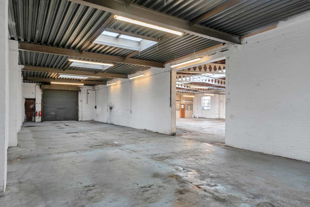 Industrial Unit in Arnold - photo 3