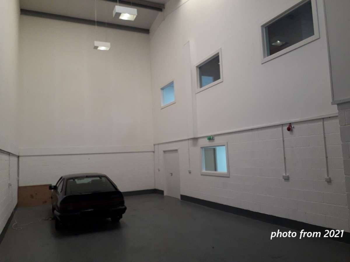 Industrial Unit in Romsey - photo 3