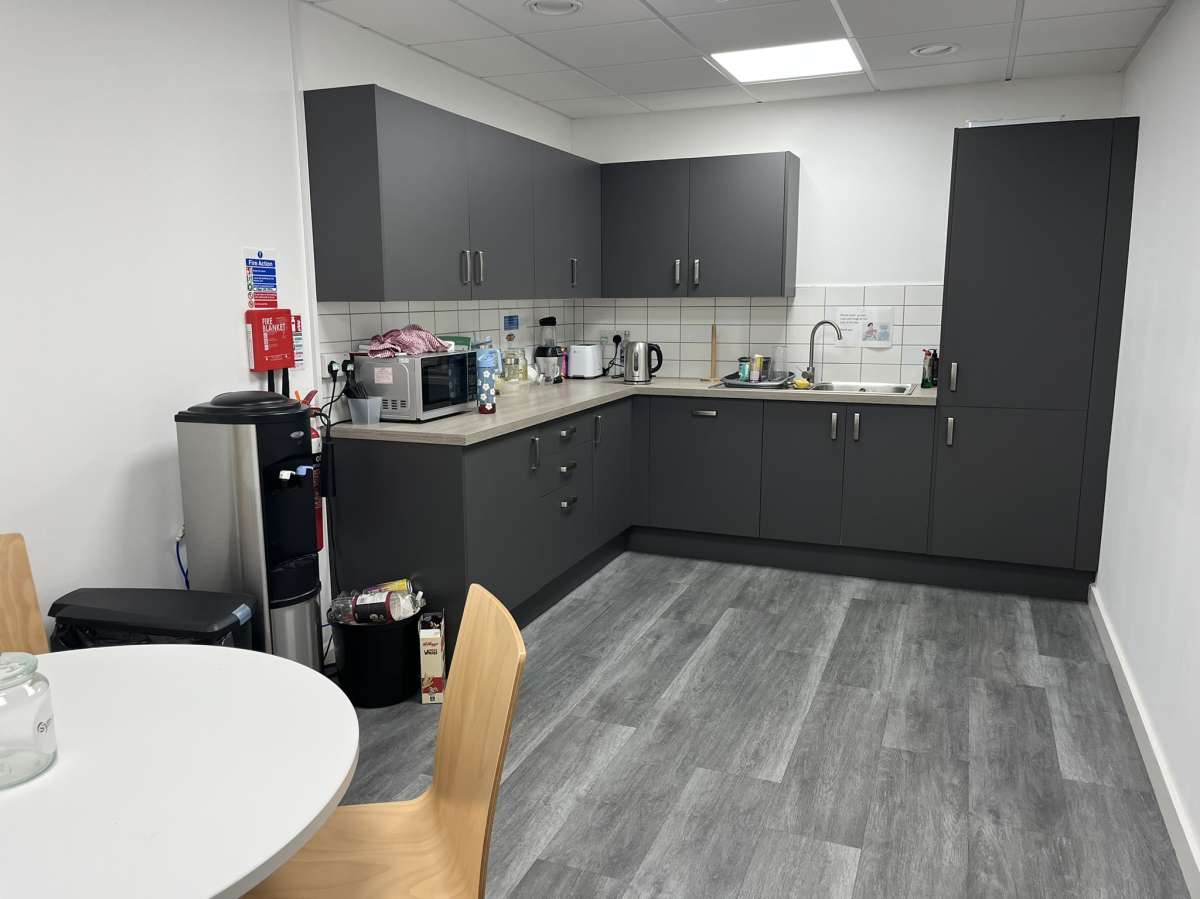 Industrial Unit in Portsmouth - photo 2