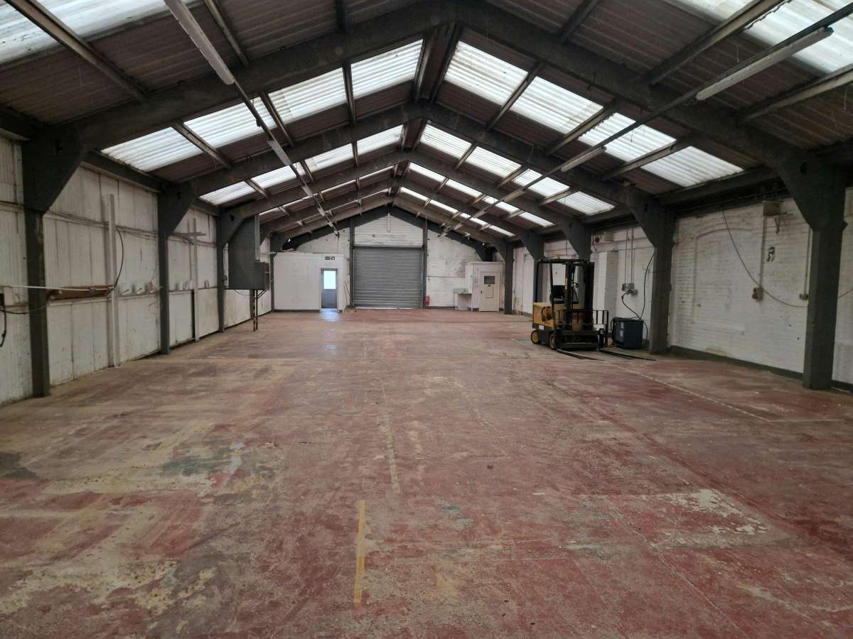 Industrial Unit in Fareham - photo 3