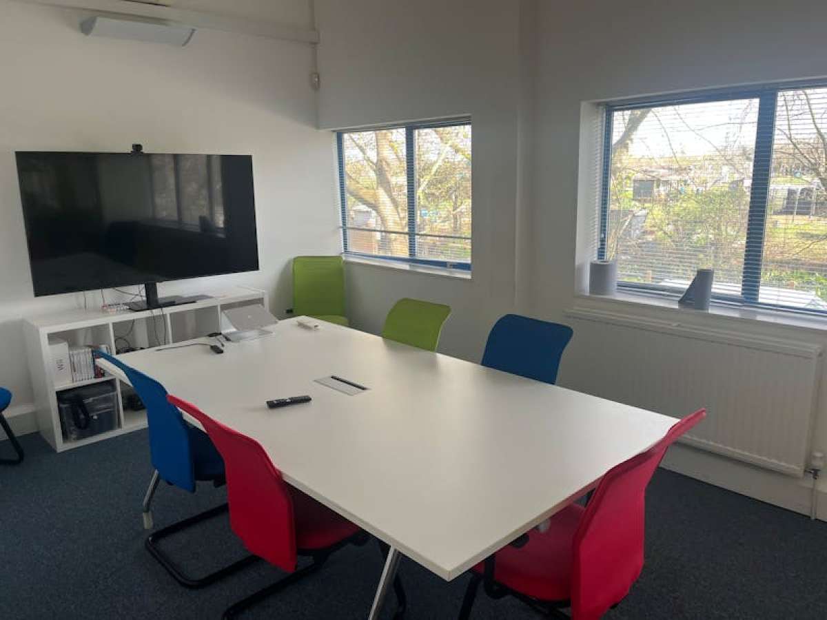 Industrial Unit in London - photo 4