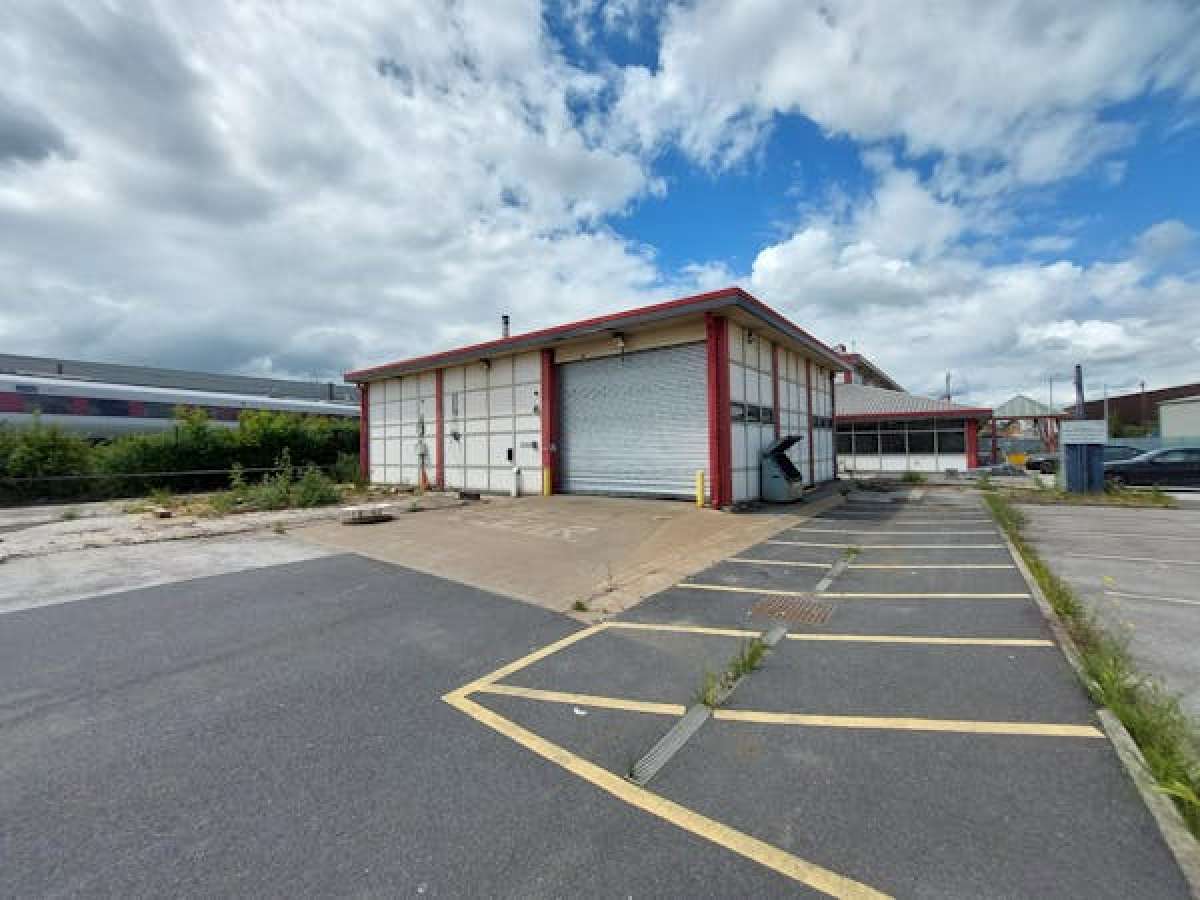 Industrial Unit in Doncaster - photo 3