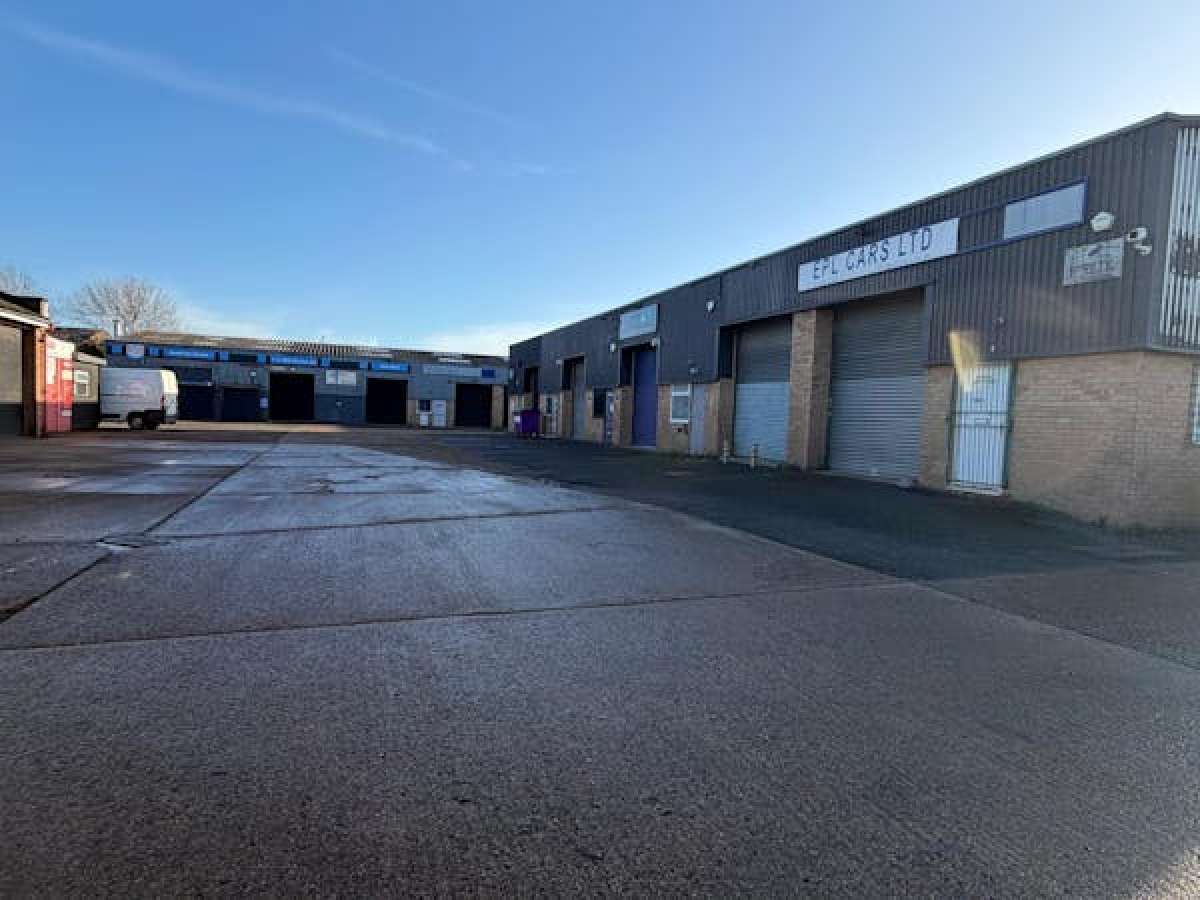 Industrial Unit in Bedford - photo 2