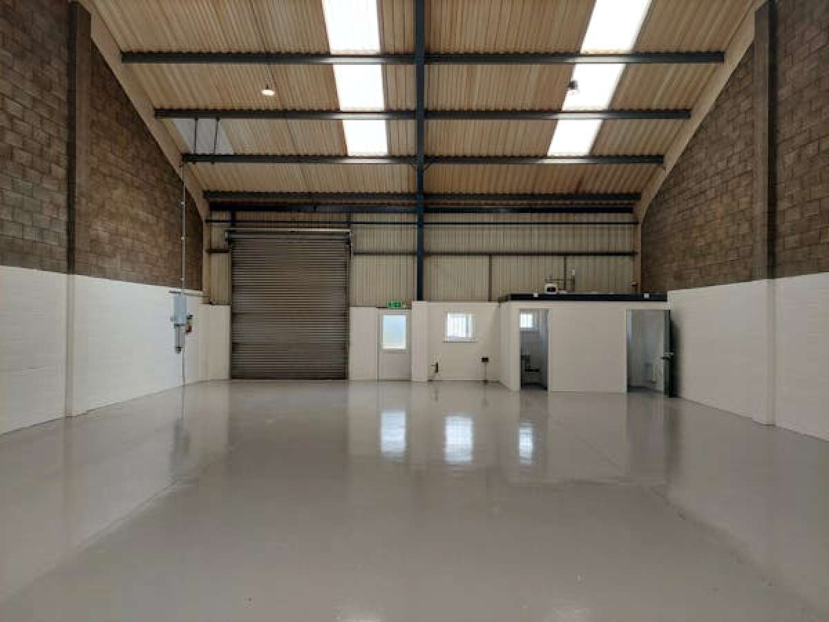 Industrial Unit in Tipton - photo 2